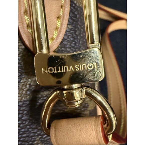 Louis Vuitton Monogram Mini Handbag Brown Leather Canvas Gold Hardware - Picture 16 of 16